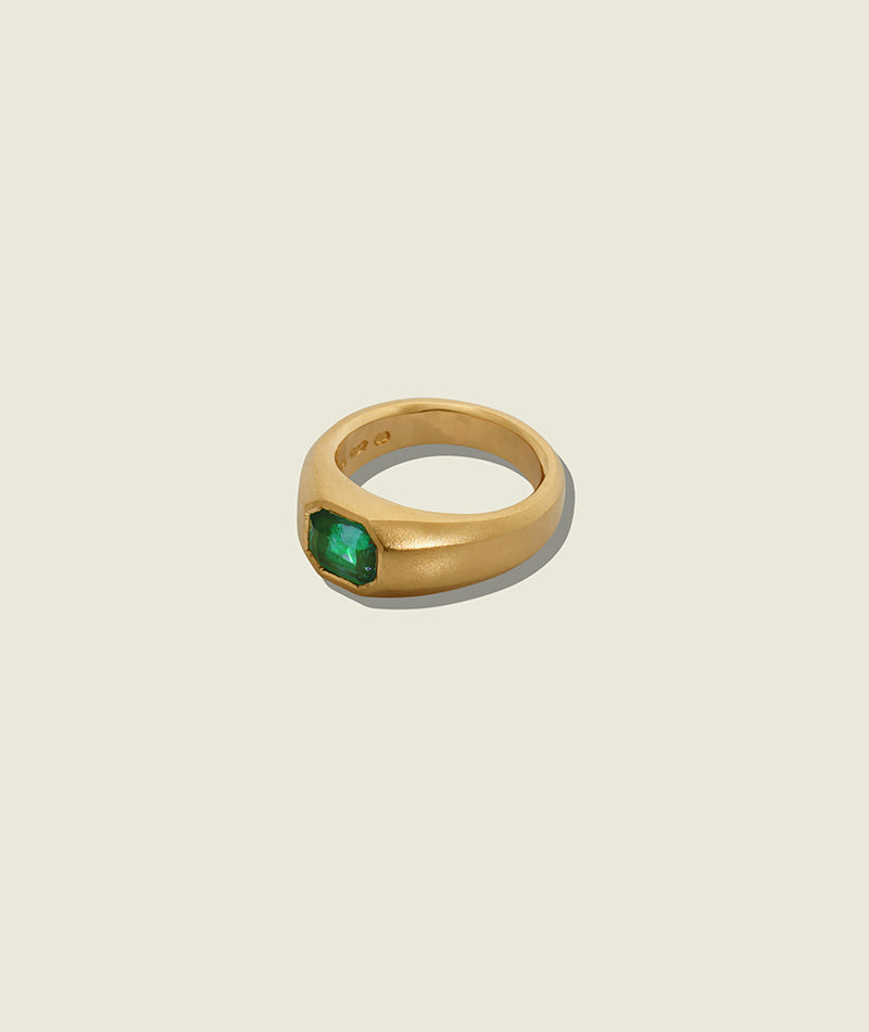Verdant Sapphire Signet