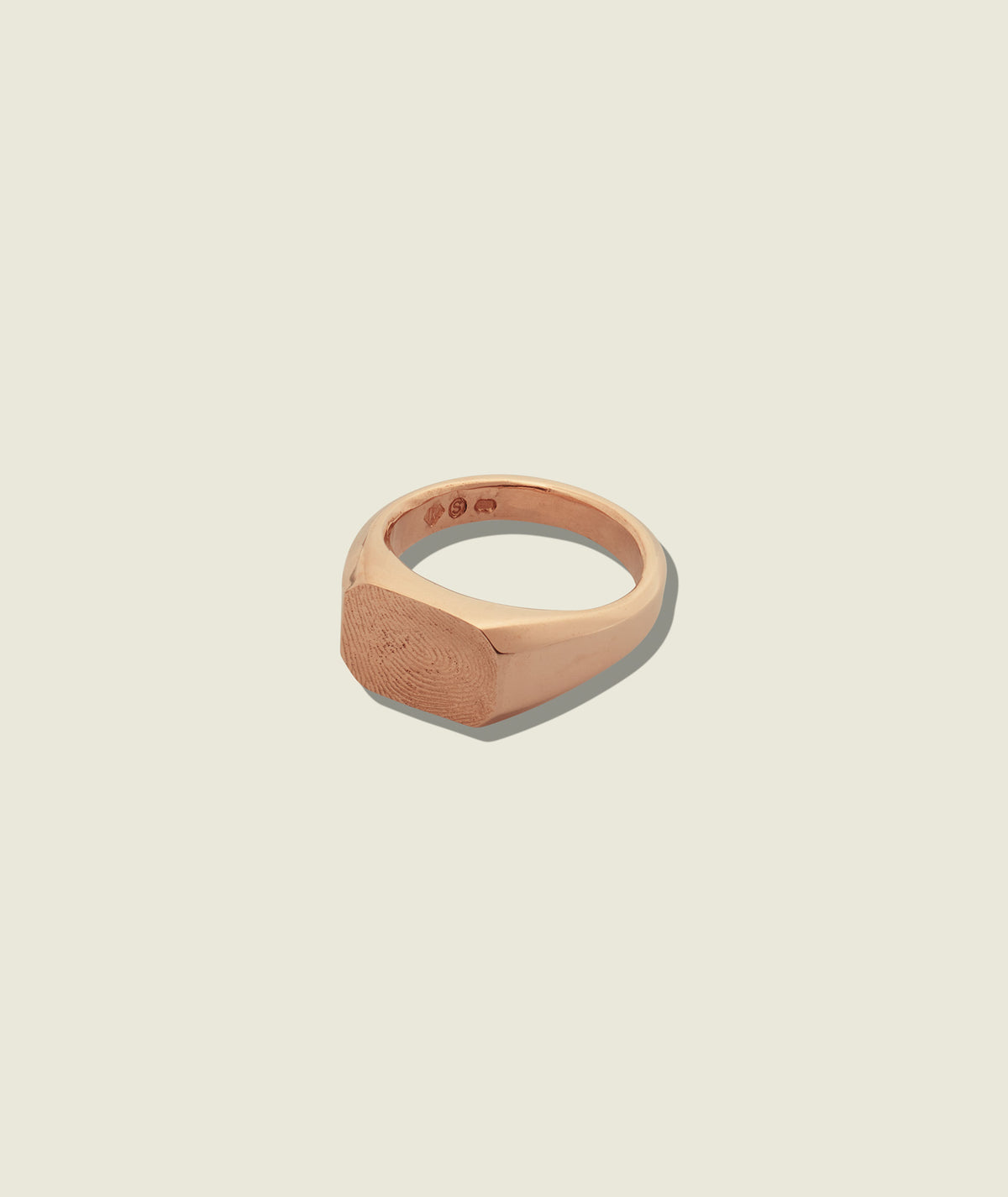 Emerald Signia® Signet