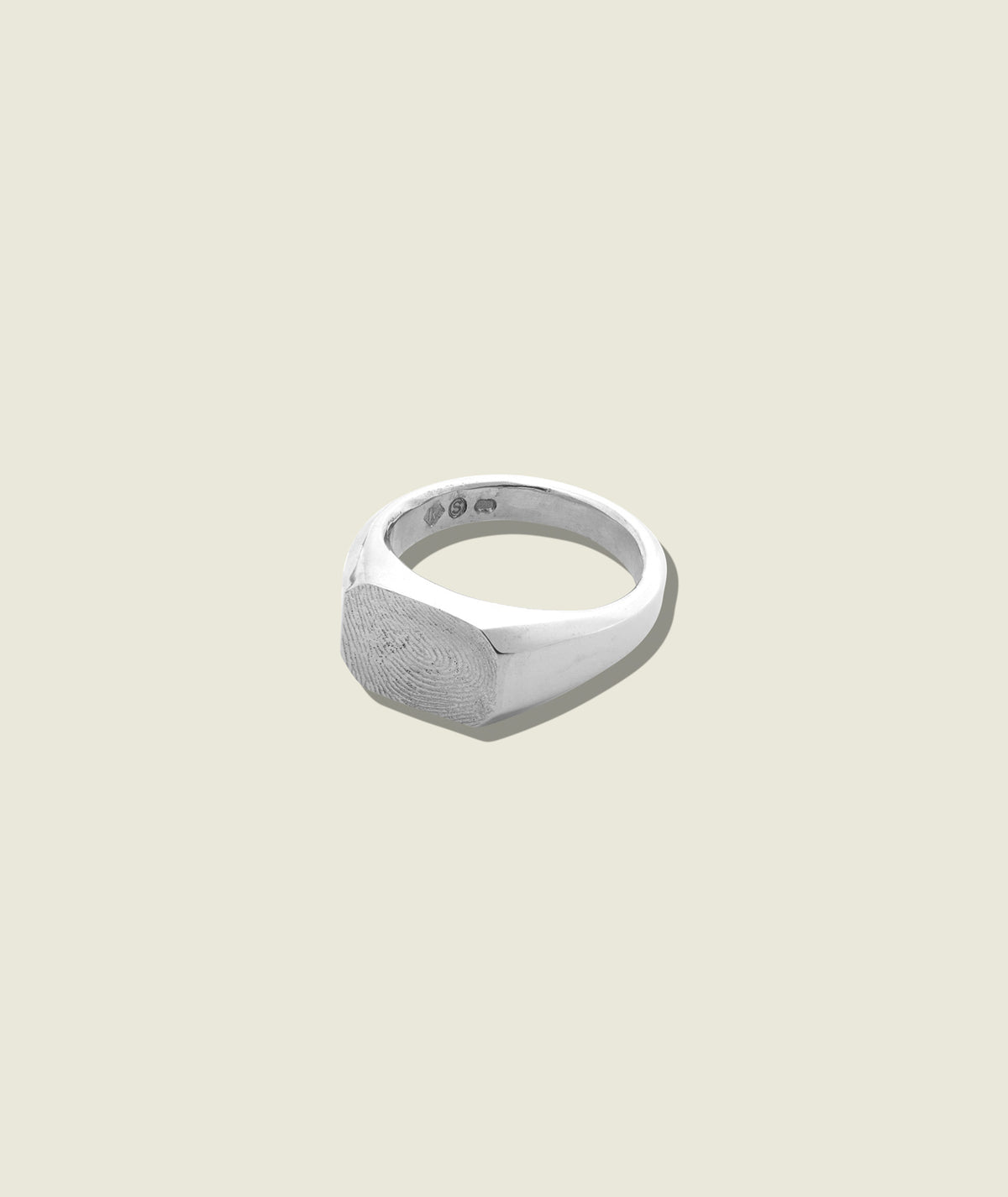 Emerald Signia® Signet